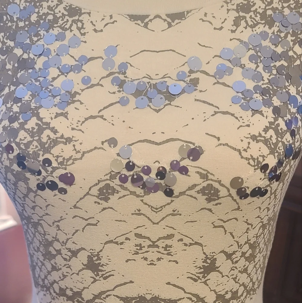 VENUS DRESS - Picture 2 of 5